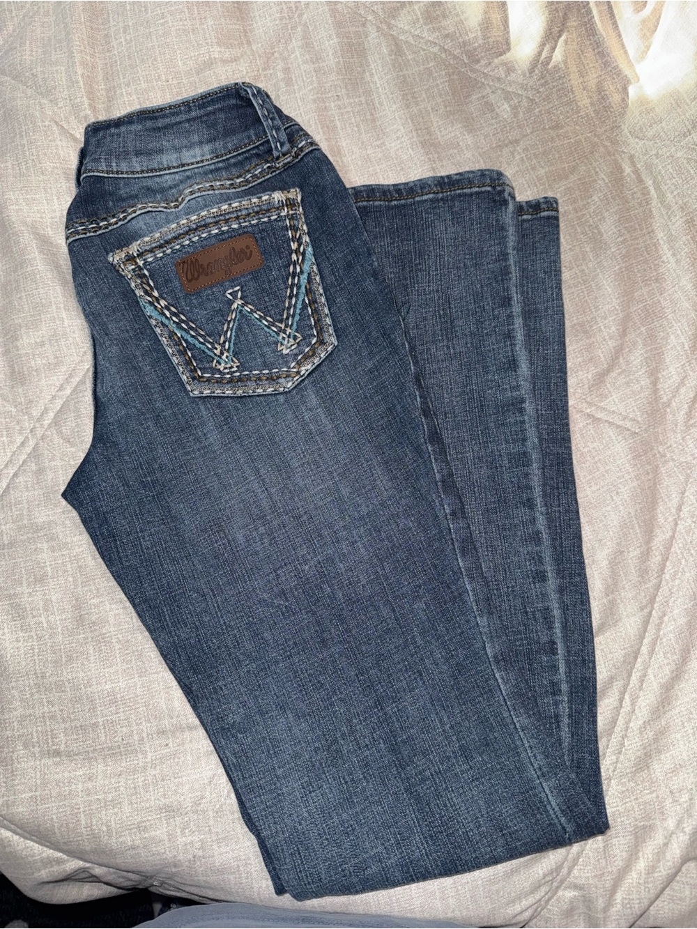 Wrangler Women's Dark Blue Bootcut Jeans with Embroidered Back Pockets - Picture 5 of 8